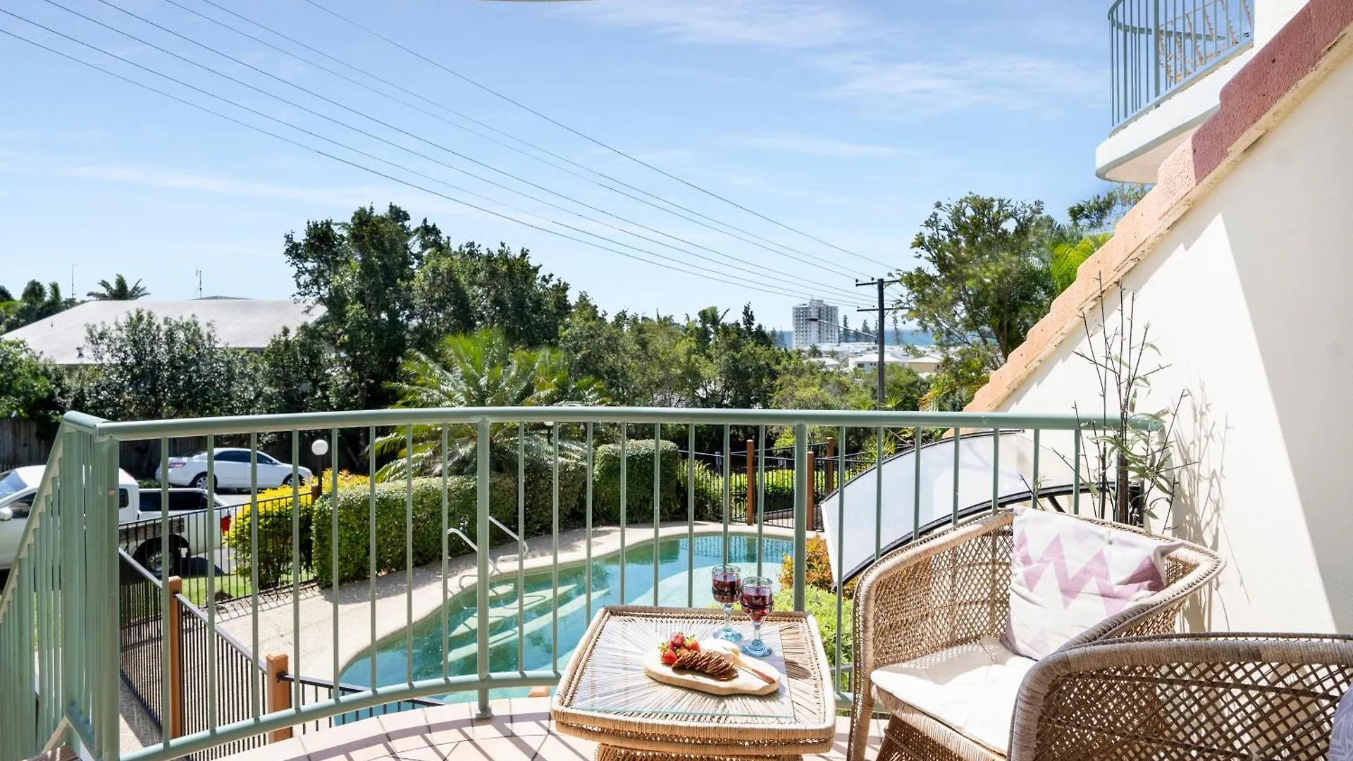 Highwater Haven - Ocean View Apartment. 300M To Beach. Pet Friendly 알렉산드라헤드랜드